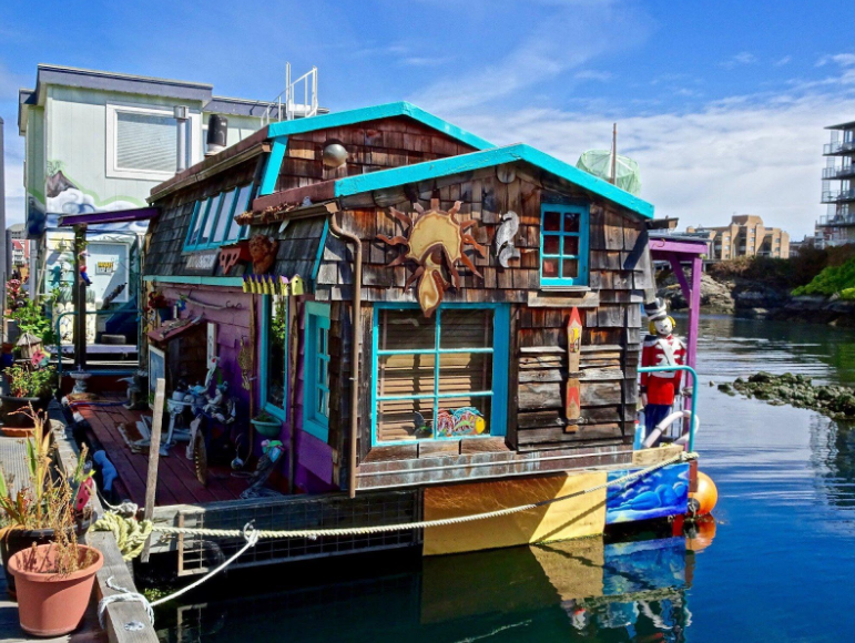 The Top 5 Benefits of Houseboat Insurance You Need to Know